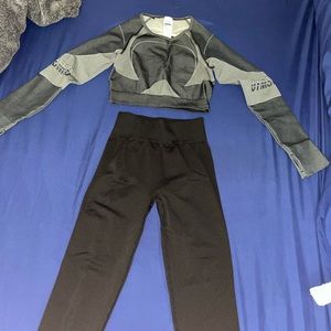 Gymshark 2 piece set in black